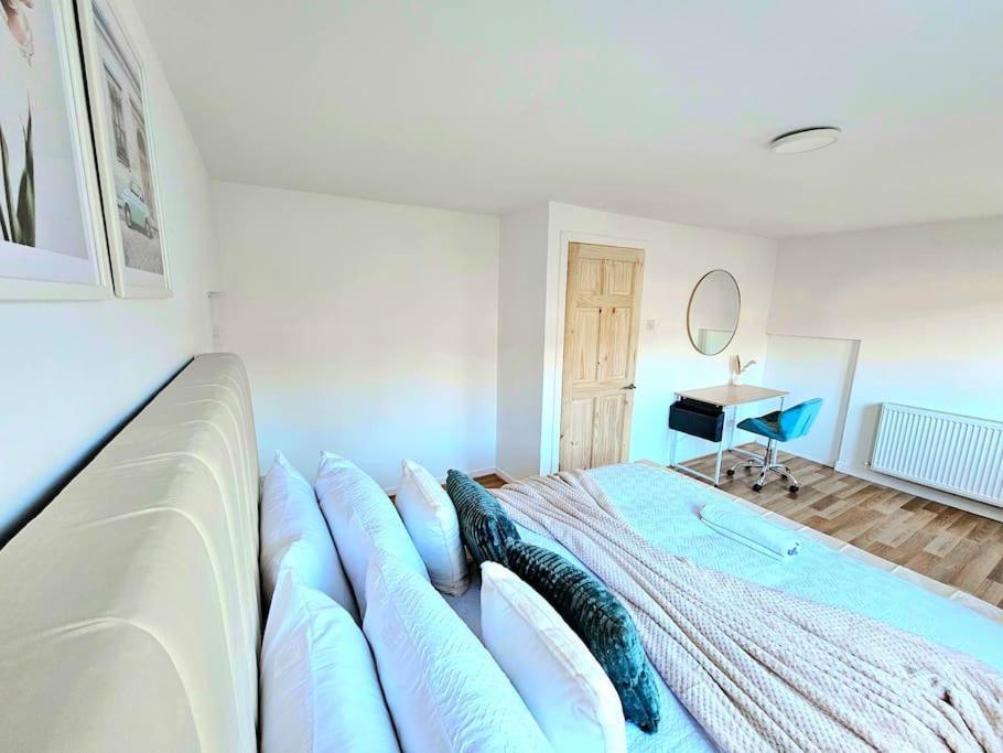 Сasa de vacaciones Spacious Haven With Free Parking *